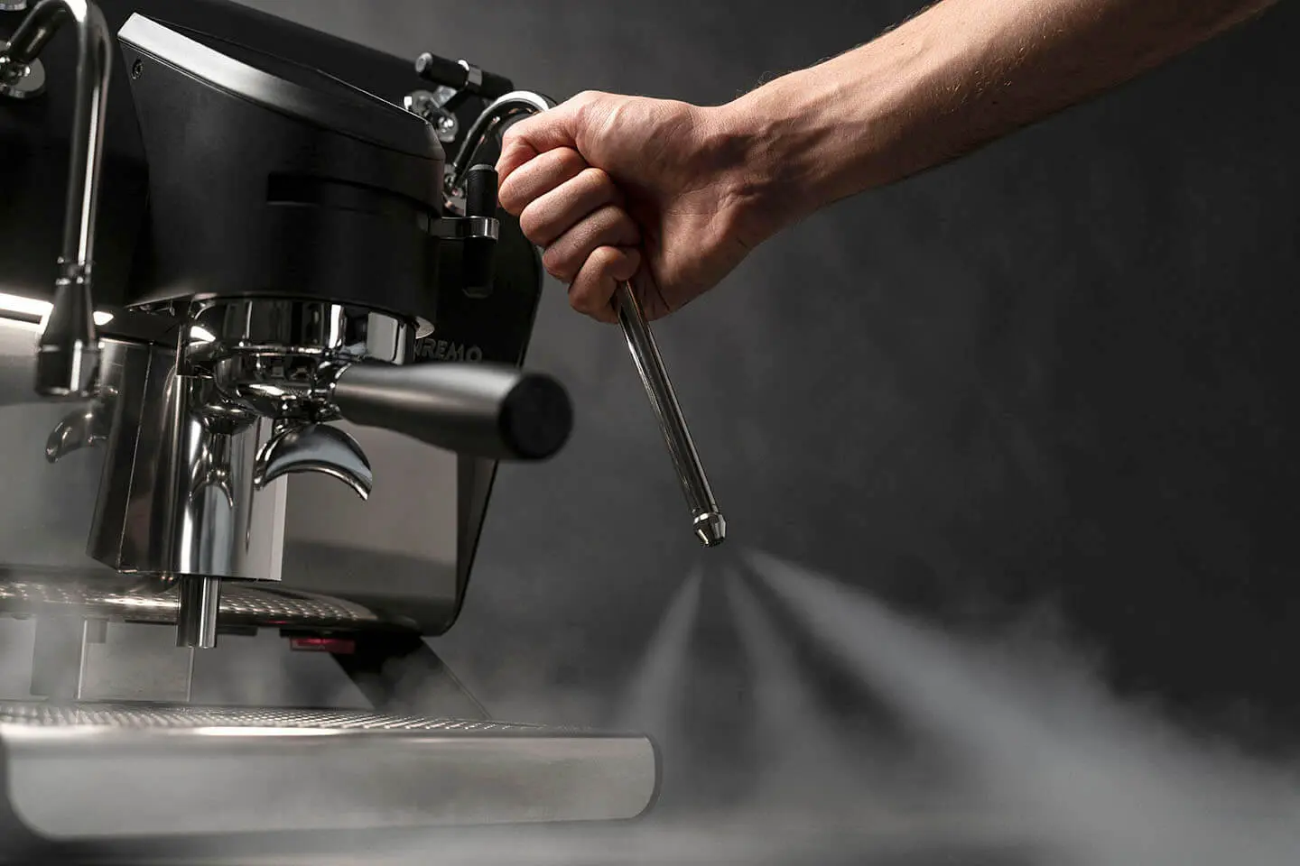 sanremo_you_schwarz_steam