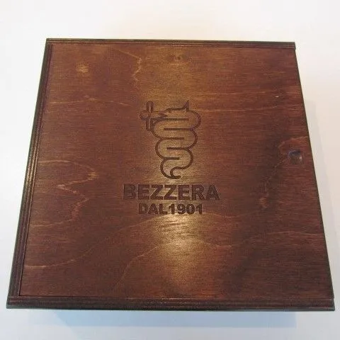 Bezzera Edelholzbox für Unica mit 1er und 2er Siebträger mit Holzgriff inkl. Siebe + 2 Holzknöpfe für Dampf- und Kaffeebezug Bezzera Edelholzbox für Unica mit 1er und 2er Siebträger mit Holzgriff inkl. Siebe + 2 Holzknöpfe für Dampf- und Kaffeebezug